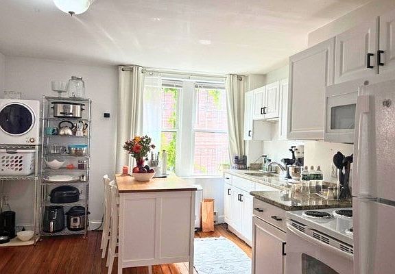 2nd image of 17 Fleet St APT 4