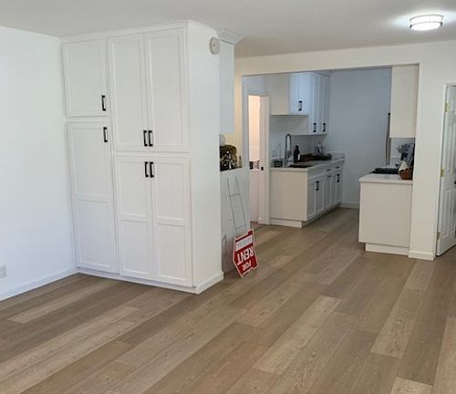 3rd image of 301 E Whitcomb Ave