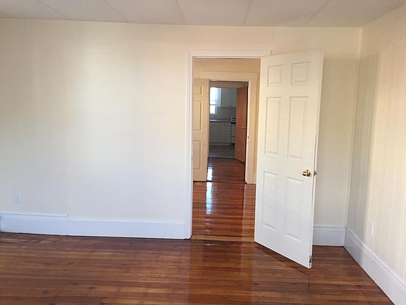 2nd image of 4 Littles Ln APT 28
