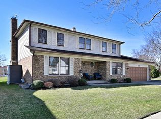 575 Montego Dr, Elk Grove Village, IL 60007