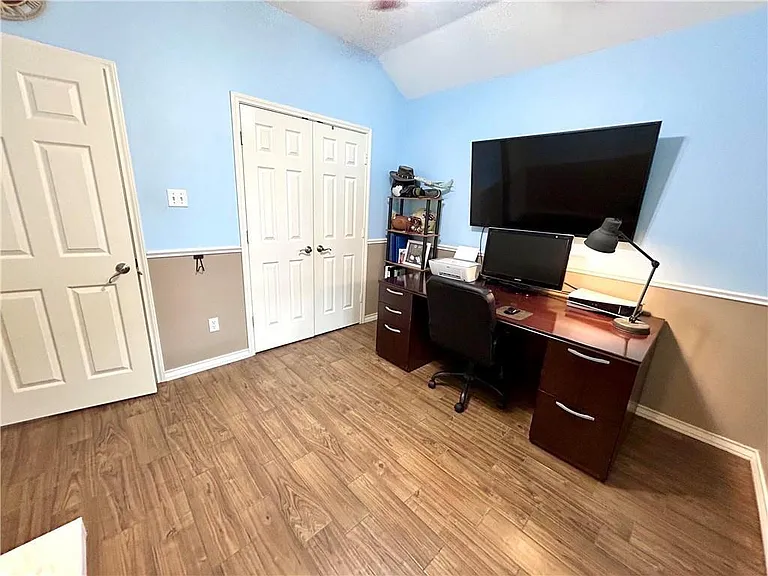 7005 Vineyard Dr — Photo 30