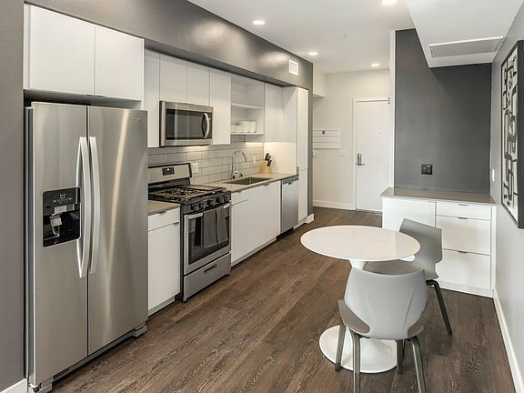 5th image of 150 Dolores St #120