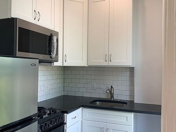 5th image of 277 Carroll St APT 3