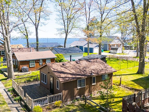 4th image of 3974 W Houghton Lake Dr