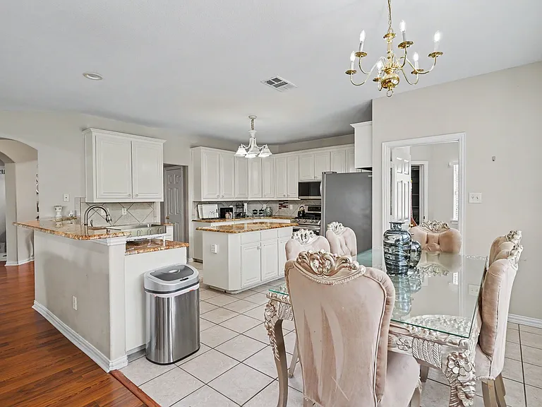 8660 Lariat Cir — Photo 11