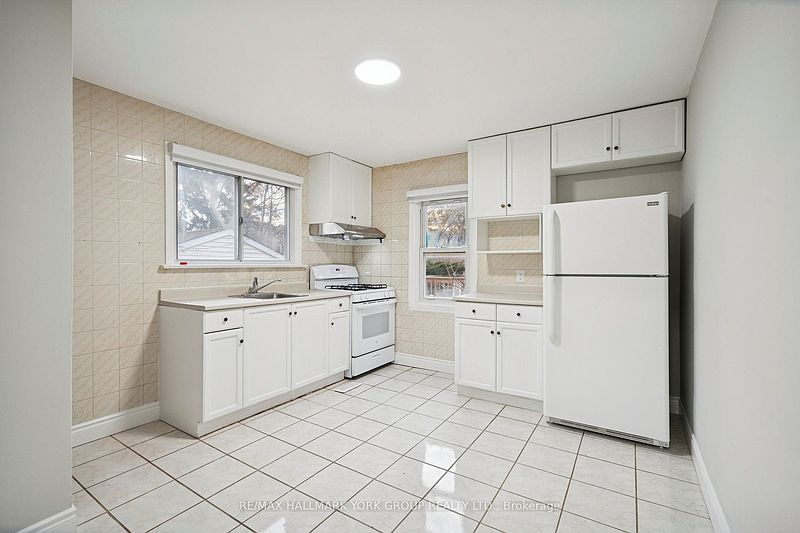 Toronto House for rent - 4 Bedrooms — photo 10