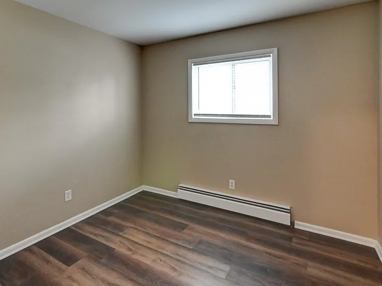 112 W Klubertanz Dr #2 — Photo 17