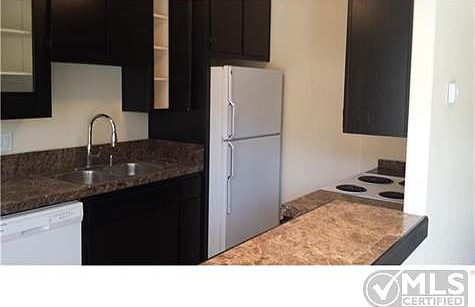 5th image of 2121 E Grand Ave Unit G24