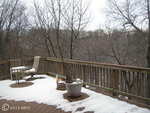 3rd image of 10915 Oakcrest Cir
