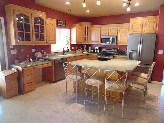 5th image of 484 Apple Blossom Dr