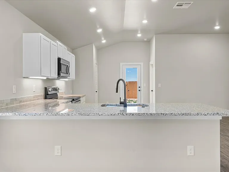 3414 Tiffin Ave — Photo 7