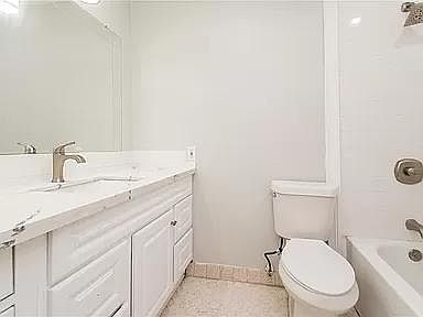 3rd image of 324 Robin Hood Dr