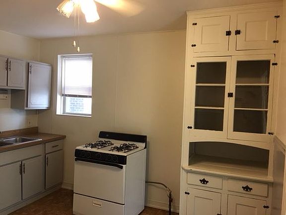 4th image of 1404 N Woodlawn Ave #1N