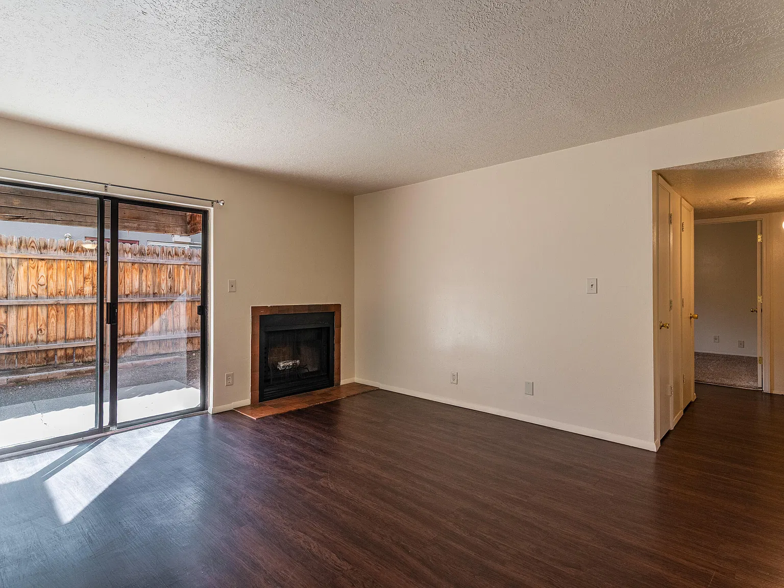 2 bed, 1.0 bath, 780 sqft, $1,050 — Photo 4