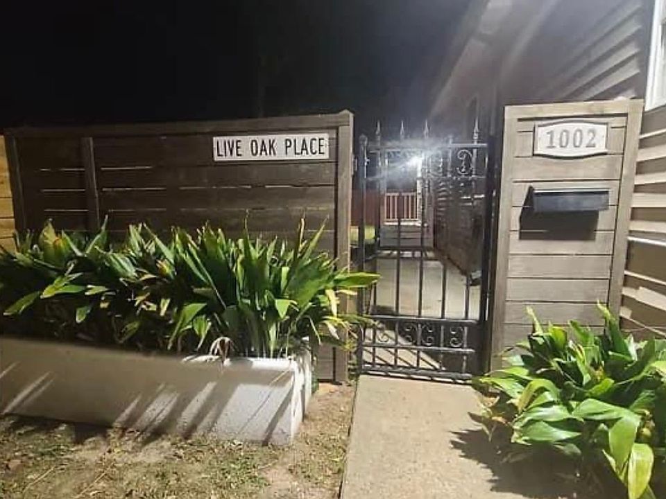 1st image of 1002 Live Oak St