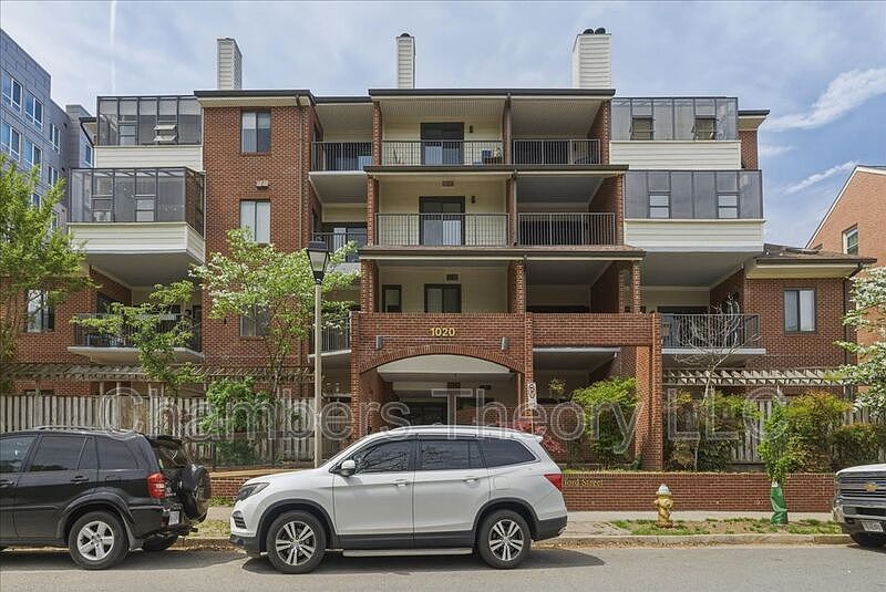 1st image of 1020 N Stafford St APT 411