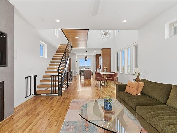 5th image of 1812 Mercier St