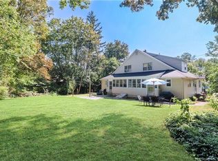 164 Old Stratfield Rd #164, Fairfield, CT 06825