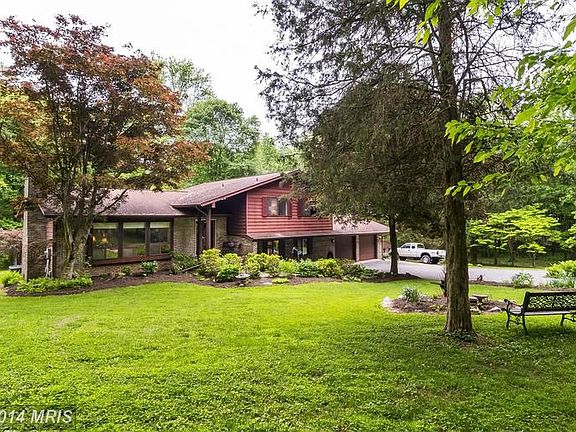 2nd image of 3347 Rosemary Ln