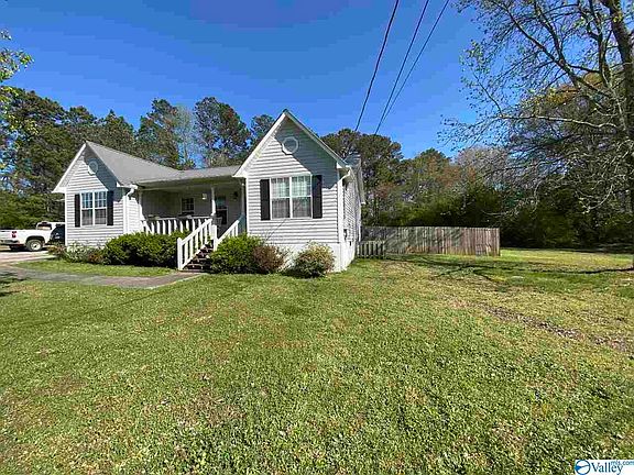 2nd image of 315 Jordan Ln SE