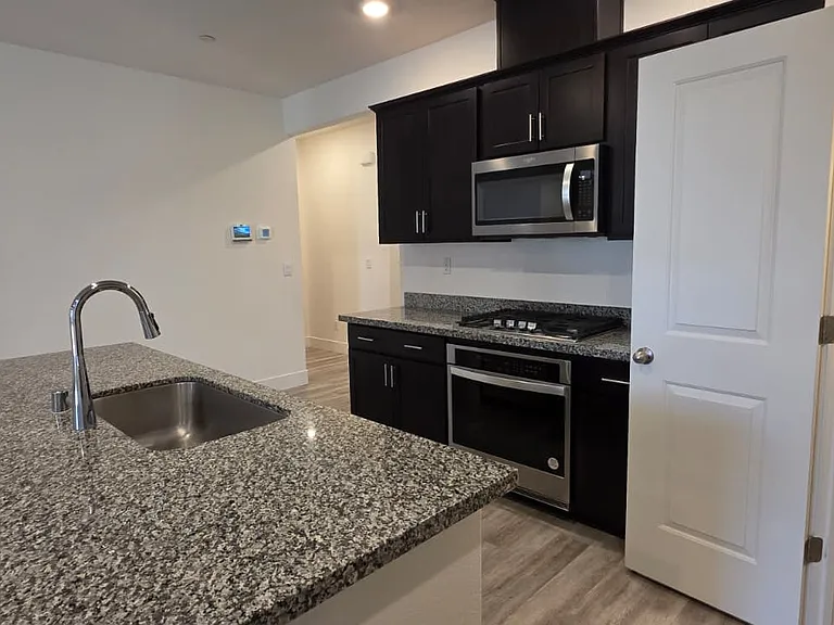 816 Loon St — Photo 9