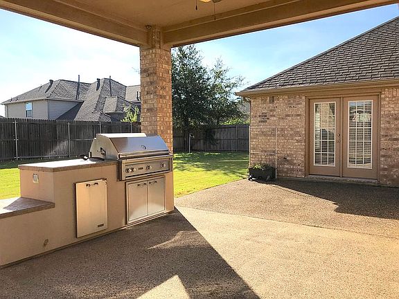 3rd image of 4510 Warbler Ln