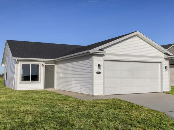 2215 Legacy Dr, Norwalk, IA 50211