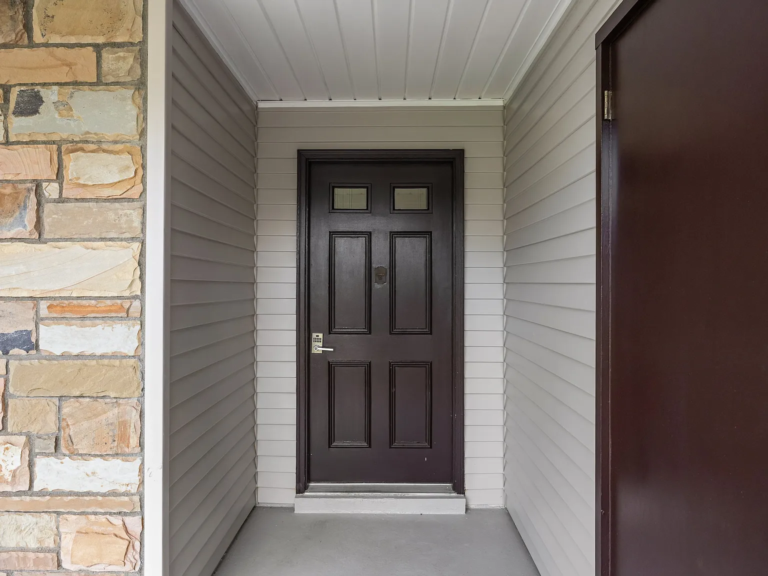 2 bed, 1300 sqft, $2,550 — Photo 4