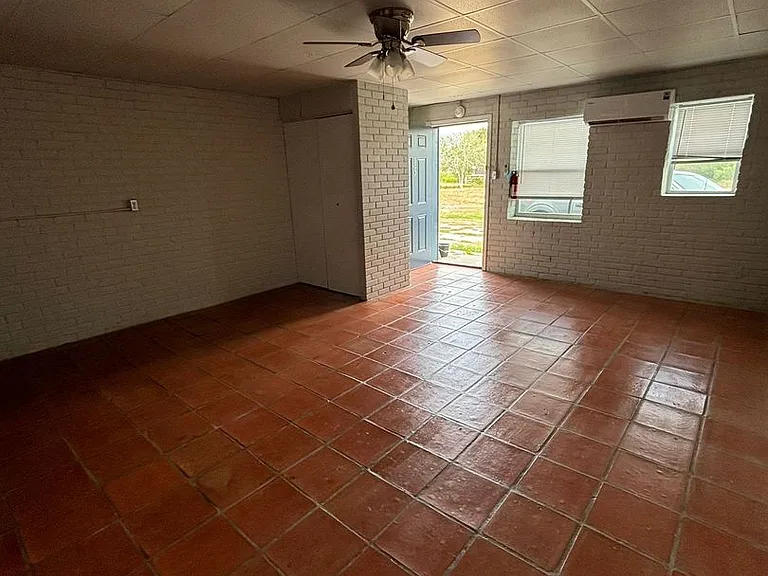 1627 W FM 351 — Photo 7