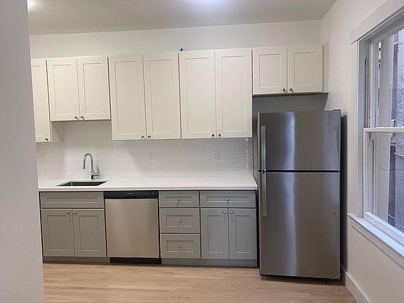 2nd image of 1930 Sacramento St APT 5