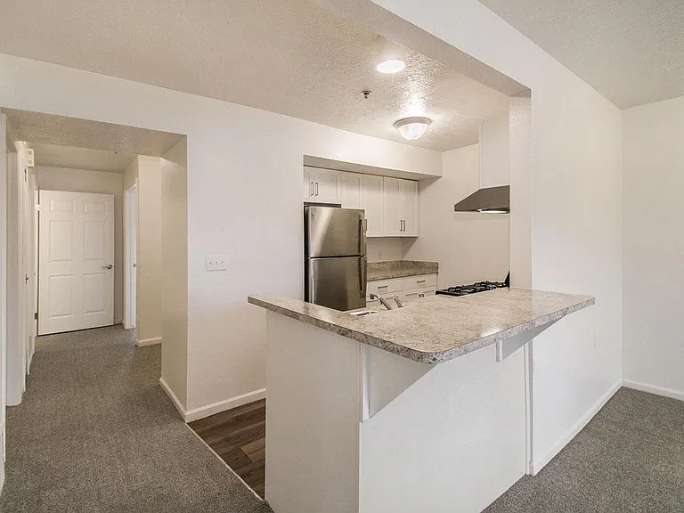 West Hampton Park Apartment Homes — Photo 31