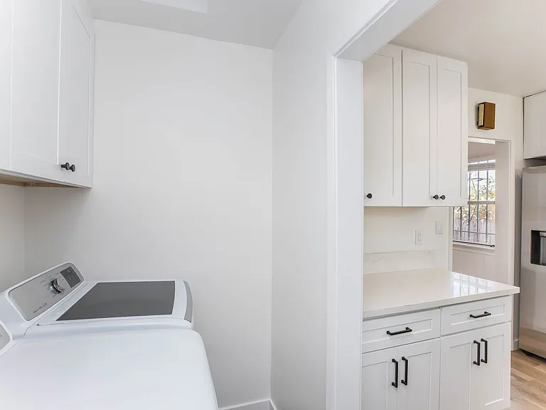 740 Flower Ave #742 — Photo 9