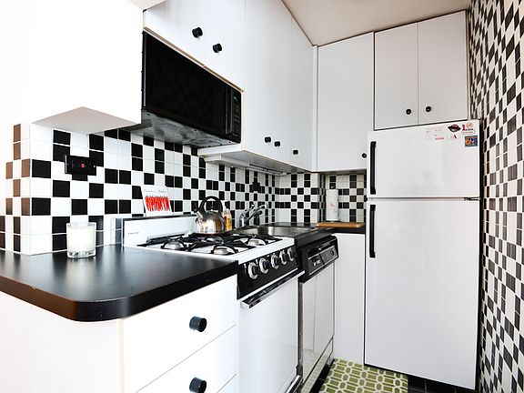 2nd image of 420 E 64th St APT W10b