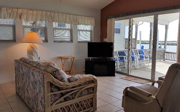 4th image of 631 Sand Dollar Dr