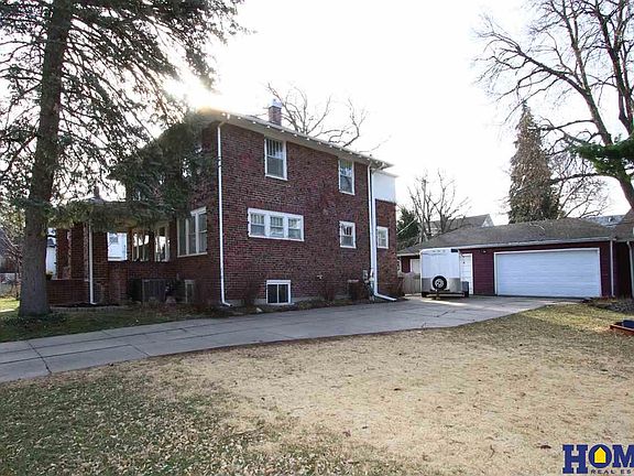 3rd image of 2127 Harwood St