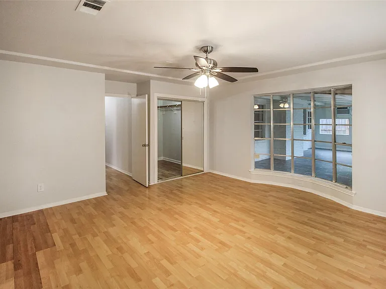 10534 Huntington Wood Dr — Photo 15