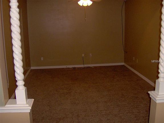 3rd image of 37 Wood Hall Dr