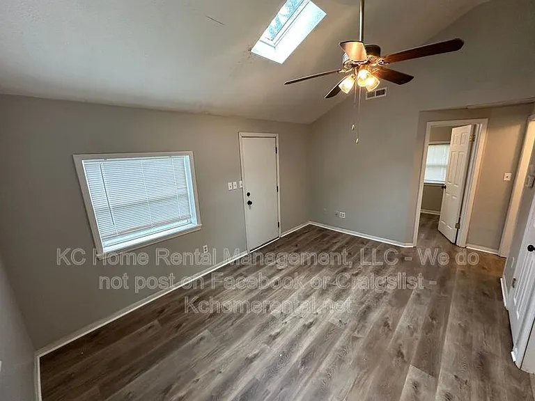 8538 England St — Photo 6