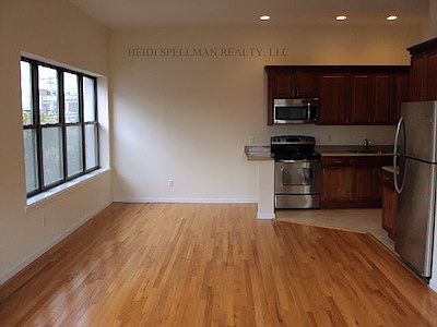 3rd image of 39 Mineola Blvd Ste 3E