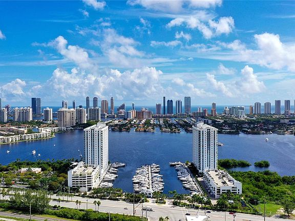 4th image of 17301 Biscayne Blvd APT 902