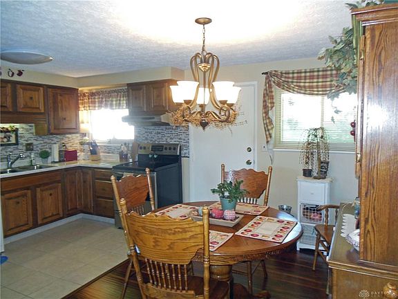 3rd image of 3622 Hertland Dr