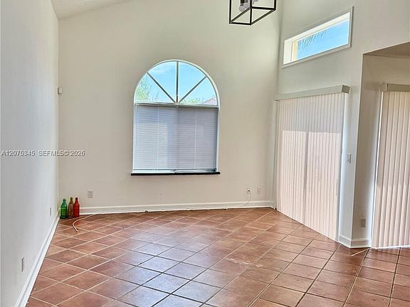 4th image of 1094 SE 6th Ave #1094
