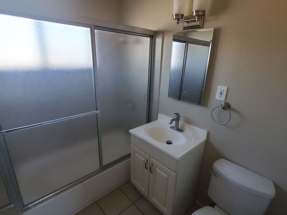 4th image of 6265-67 N Cherry Ave #69