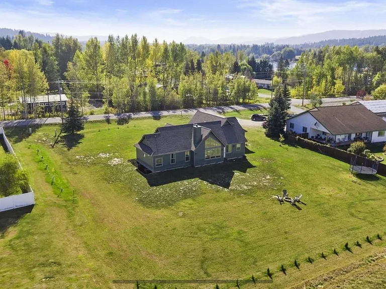 403 Bottle Bay Rd — Photo 3