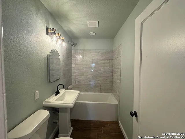 1067 Rayburn Dr — Photo 13
