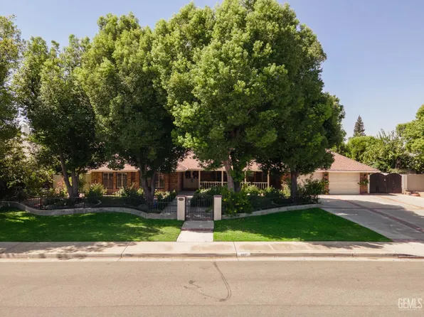 2201 Haggin Oaks Blvd, Bakersfield, CA 93311