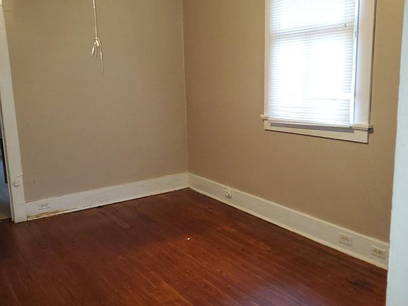 3rd image of 2218 Onzaga St