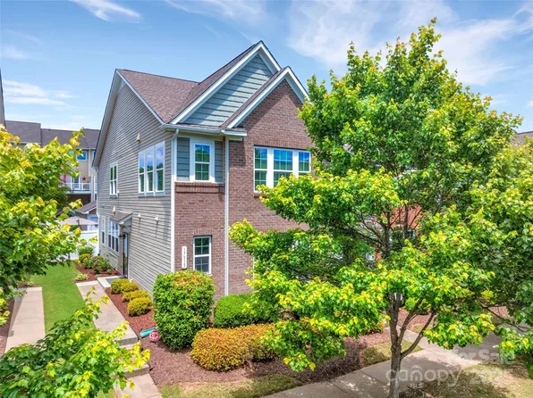 17913 Ragtop Day Ln, Cornelius, NC 28031