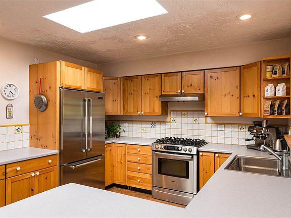 2nd image of 1407 Miracerros Ln N