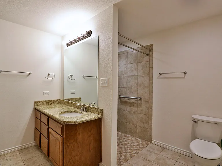 2650 Madison Ave #1/2 — Photo 5